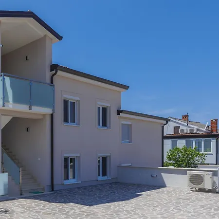 Galici-4 By Interhome Apartamento Umag